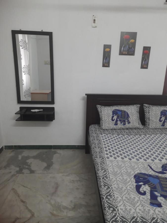 White House- 1Bk Pleasant Apartment With Open Terrace Coimbatore Bagian luar foto